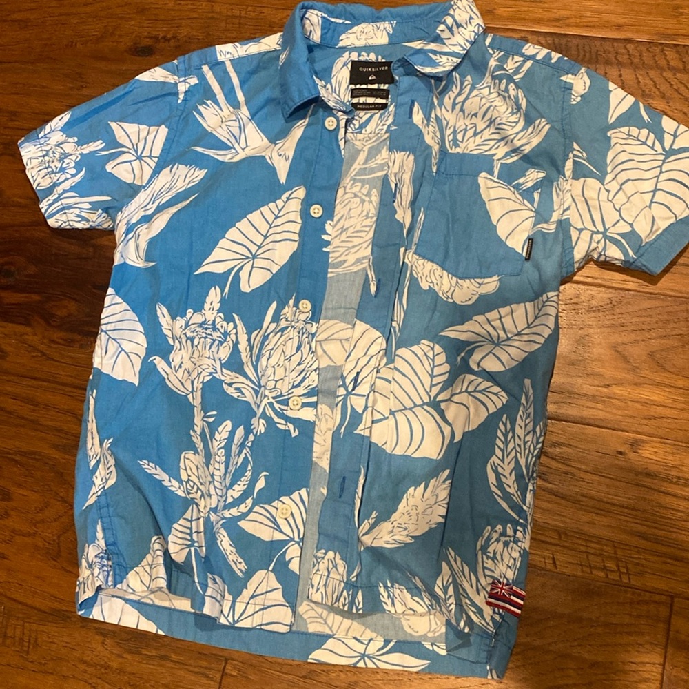 Boys Aloha Shirt- size medium- good condition.